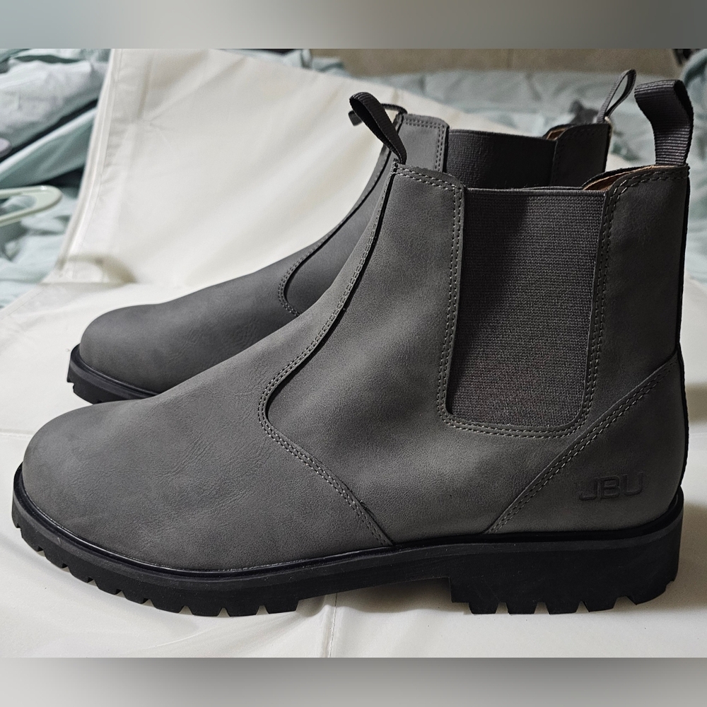 JBU Men's Gray Slip And Water Resistant Boots NWT